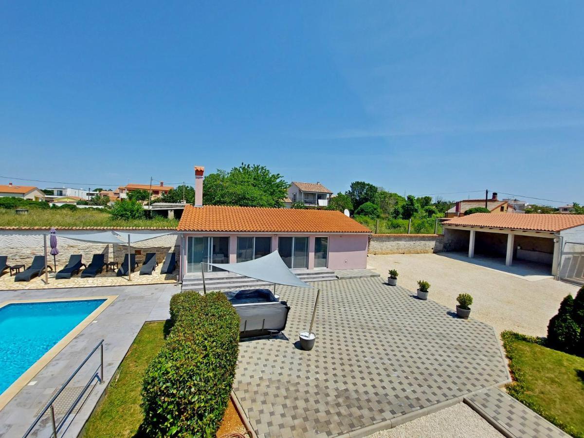 Villa Mattea Galižana Eksteriør bilde
